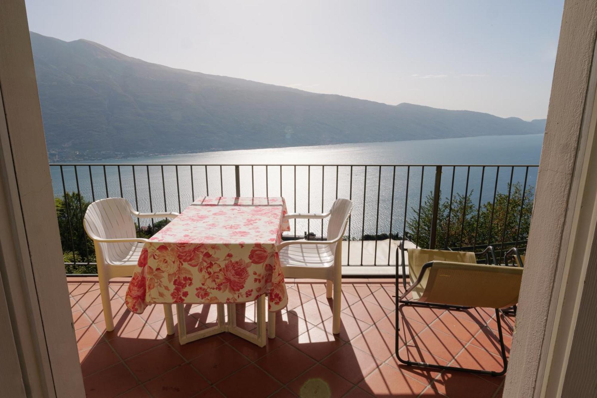 Casa Navla' Appartamenti "Ulivi"- "Fiori" -"Velieri"-"Luna"-"Nido"-"Taverna" ティニャーレ エクステリア 写真
