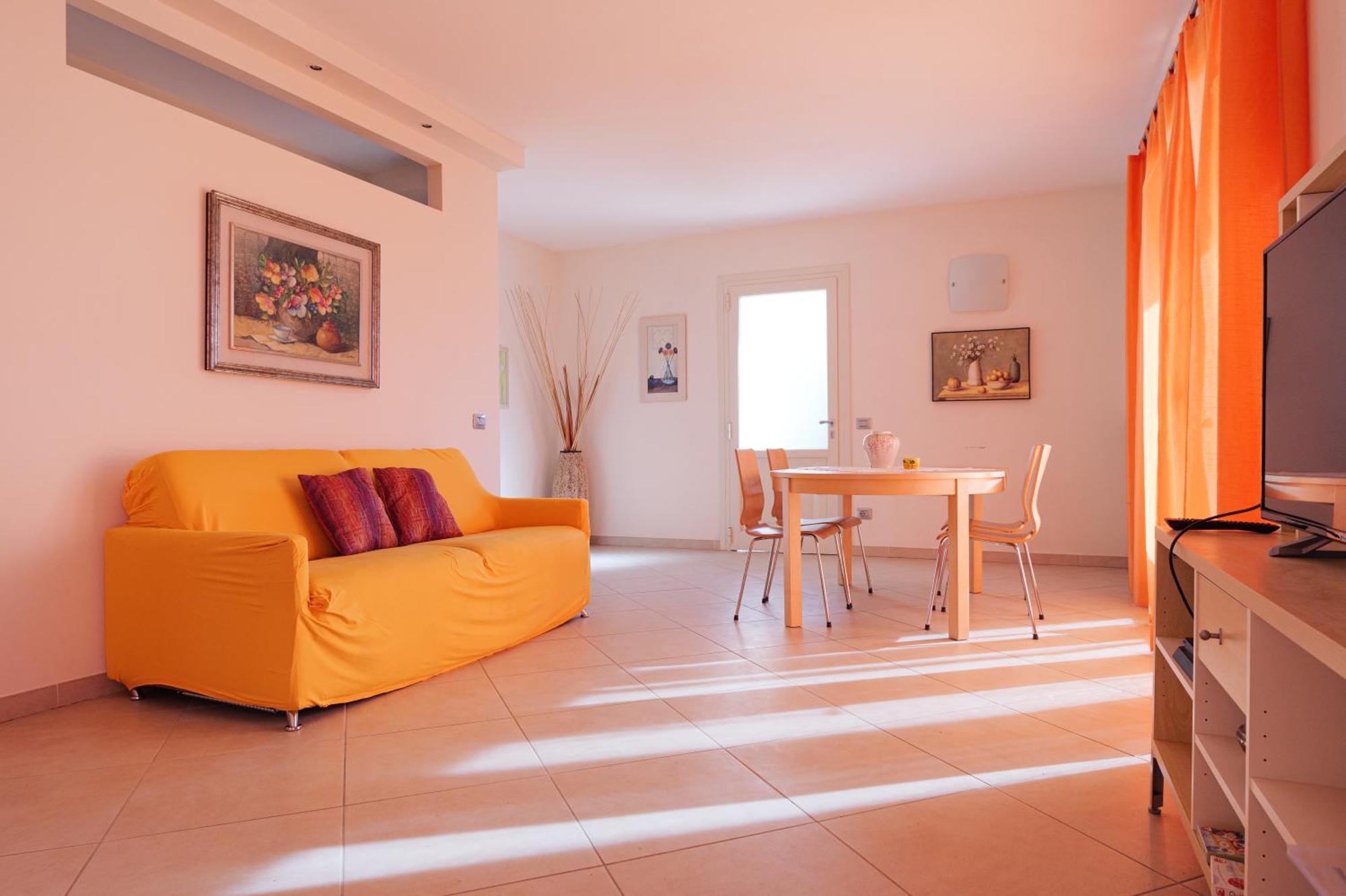 Casa Navla' Appartamenti "Ulivi"- "Fiori" -"Velieri"-"Luna"-"Nido"-"Taverna" ティニャーレ エクステリア 写真